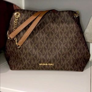 ✨Michael Kors Jet Set Large Signature Logo Bag✨